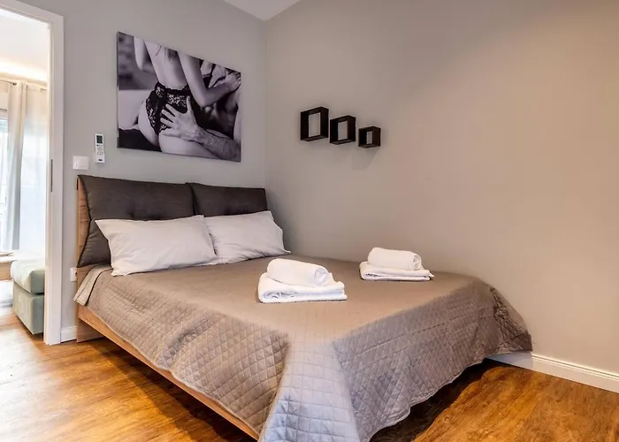 Gino Apartments